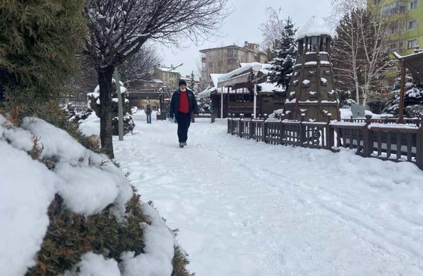 Çok yoğun kar yağışı başlıyor! Meteoroloji son dakika açıkladı, özellikle uyardı! Saat verildi, kuvvetli geliyor ve...
