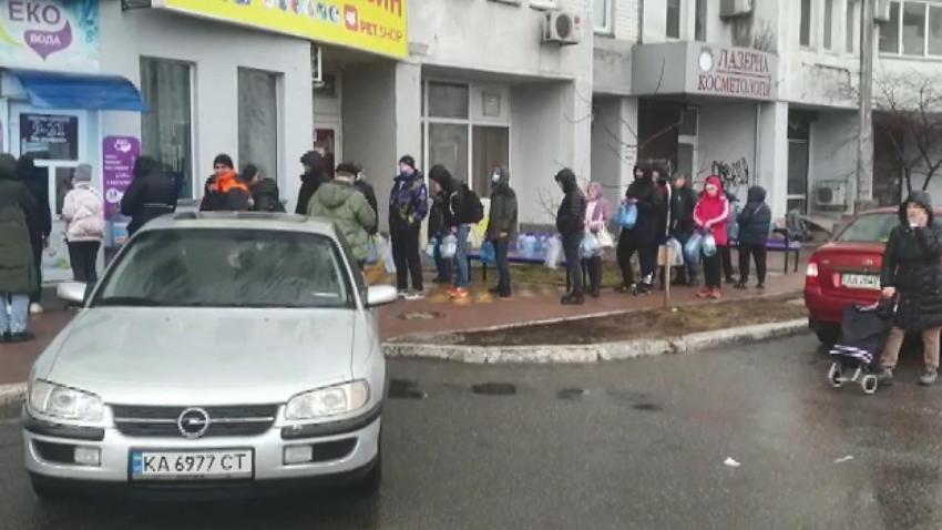 Ukrayna’da başkent Kiev’de sirenler çalıyor, halk kenti terk ediyor!