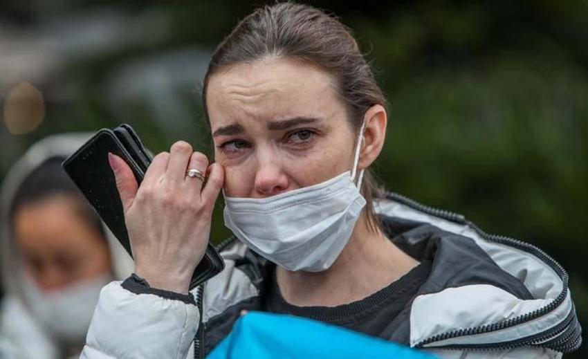 Rus pasaportlarını yakıyorlar! Dünyadan tepki yağıyor, protestolar başladı İstanbul ve Antalya'da da...