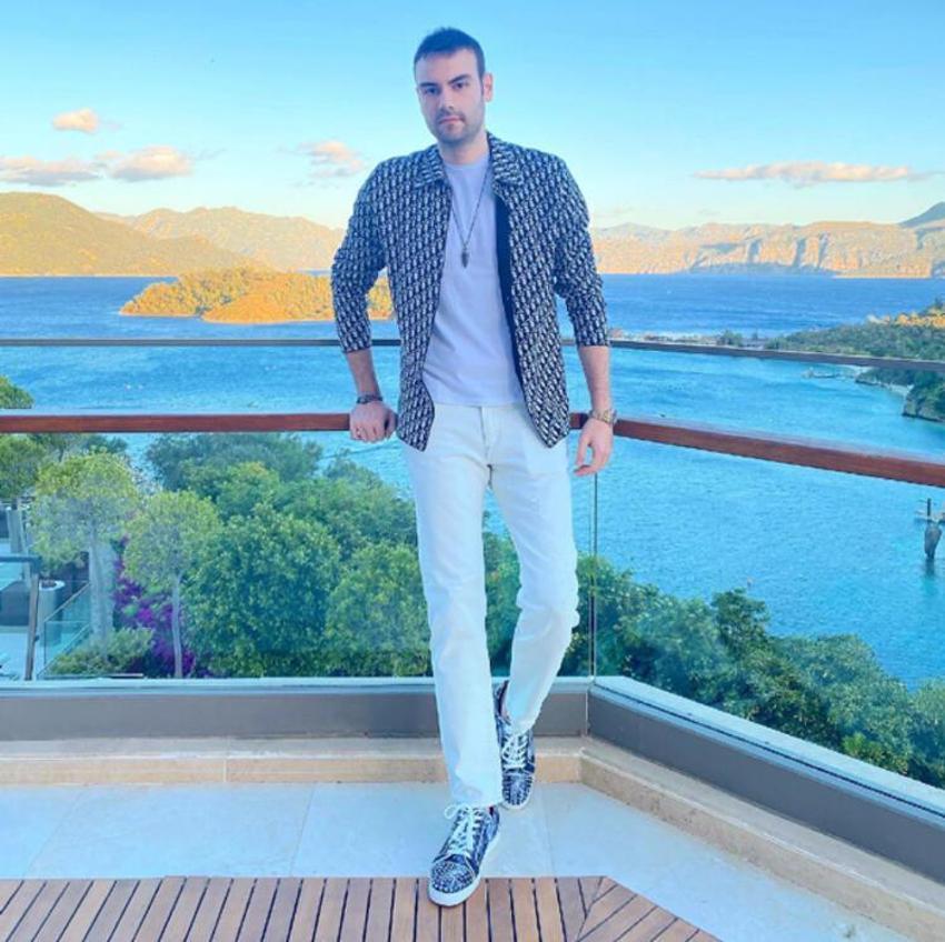 Faruk Sabancı şaşırttı! Fiyatı dudak uçuklattı!