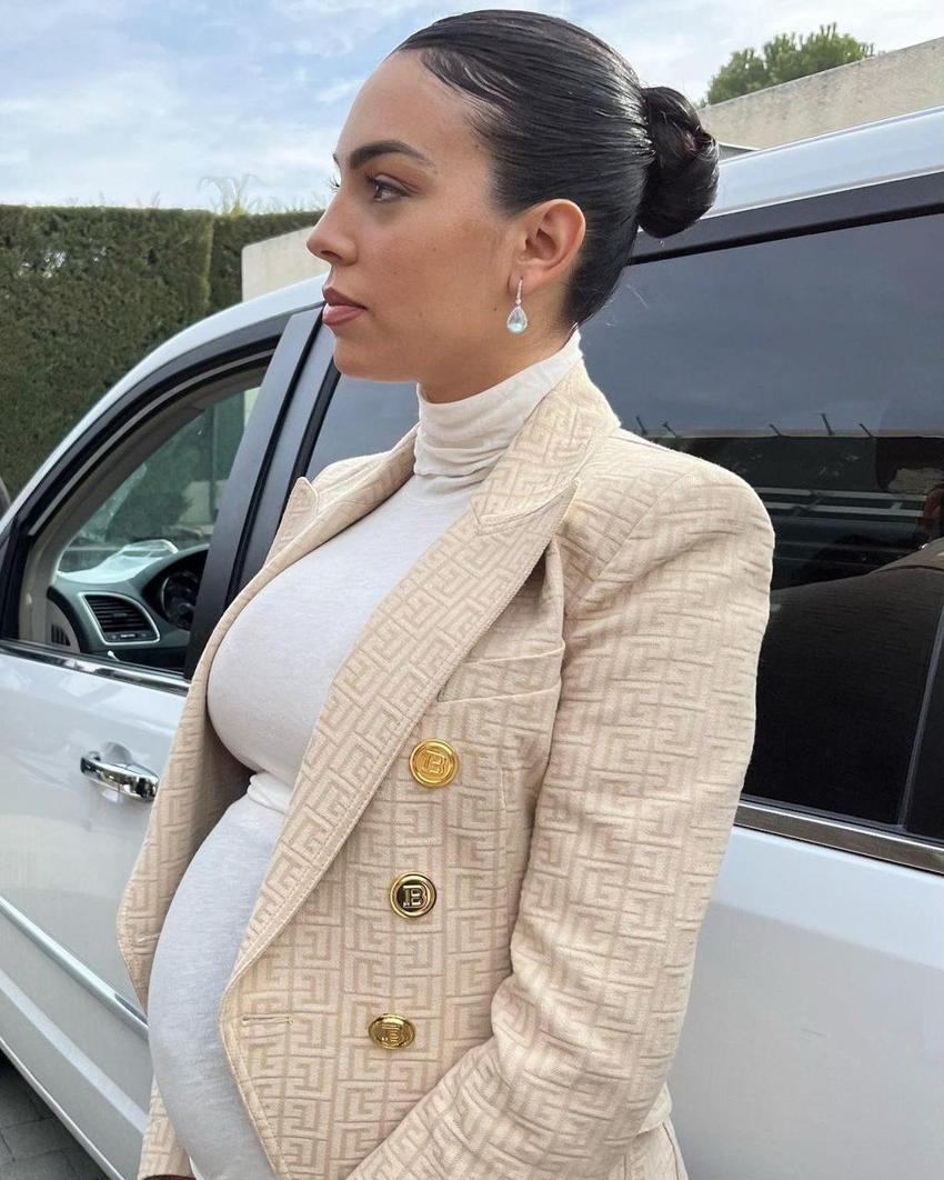 Cristiano Ronaldo'nun nişanlısı Georgina Rodríguez'den dikkat çeken pozlar! Beğeni yağdı!