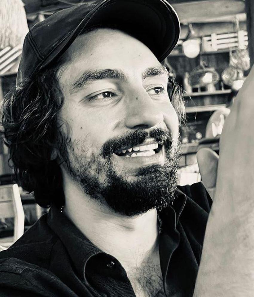 Nur Fettahoğlu ve Umut Evirgen'den samimi poz! Serenay Sarıkaya ile sarmaş dolaş görüntülenmişti...