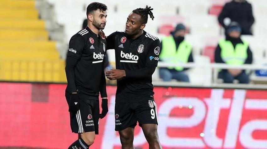 Sivasspor-Beşiktaş maçında damga vurdu! Resmen yıktı geçti, yıllar sonra ilk kez oluyor! Hakemin VAR kararı sonrası...