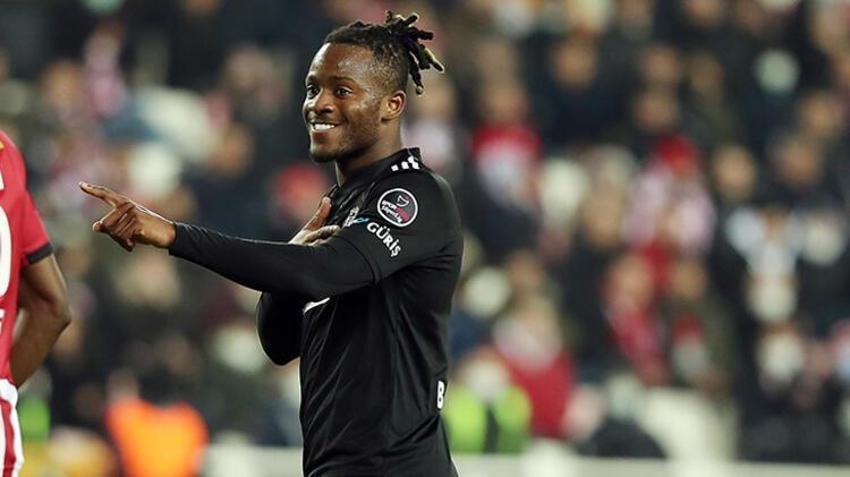 Sivasspor-Beşiktaş maçında damga vurdu! Resmen yıktı geçti, yıllar sonra ilk kez oluyor! Hakemin VAR kararı sonrası...