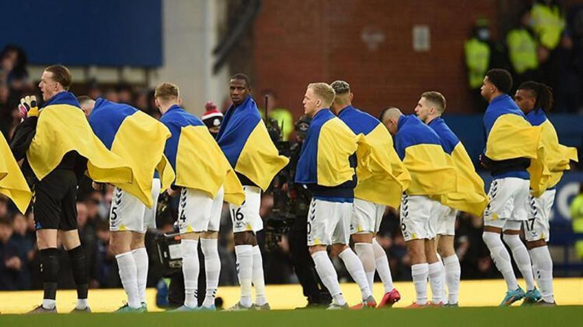 Putin'e 'yaratık' deyip vatandaşına sarılıp ağladı! İngiltere Ukrayna'nın yanında...