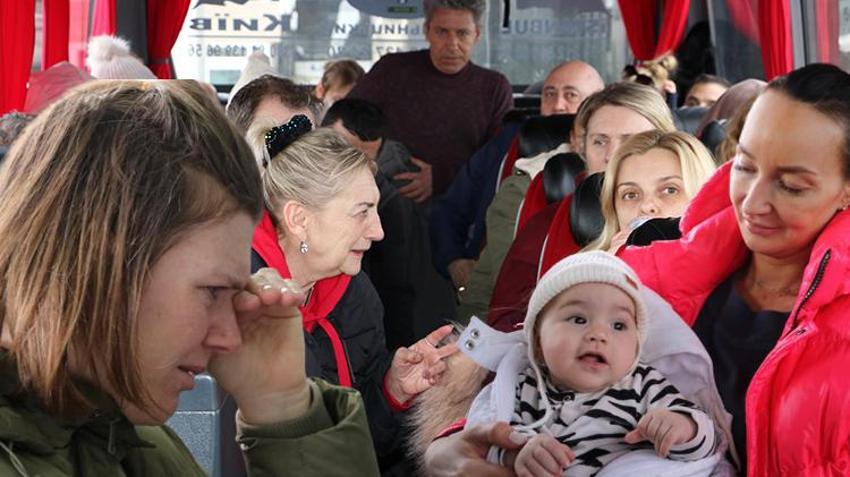 Savaştan kaçıp Türkiye'ye geldiler! Yaşadıklarını gözyaşları içinde anlattılar