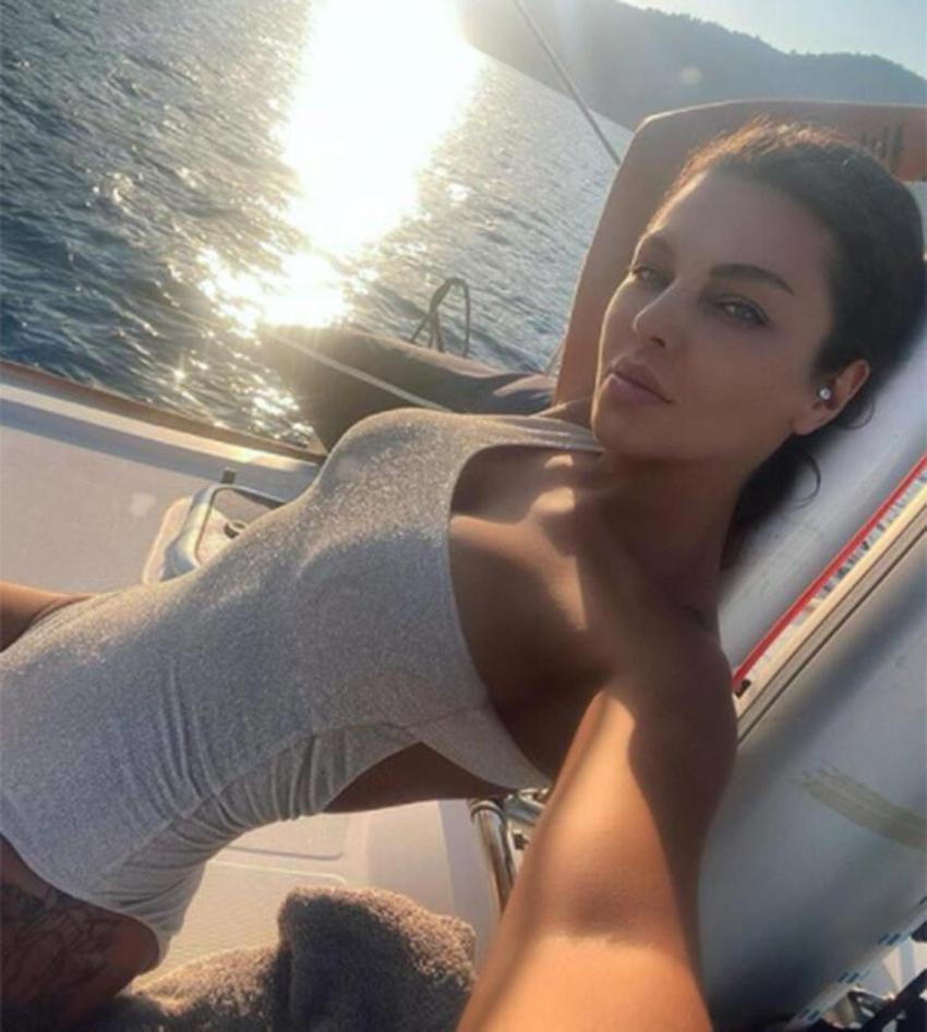 Sinem Umaş yeni imajıyla herkesi şaşırttı!