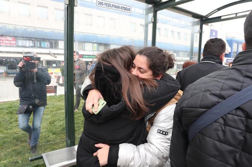 Ukrayna'dan gelen ilk kafile İstanbul'a ulaştı! 'Türkiye bize yardımcı olmasaydı...'