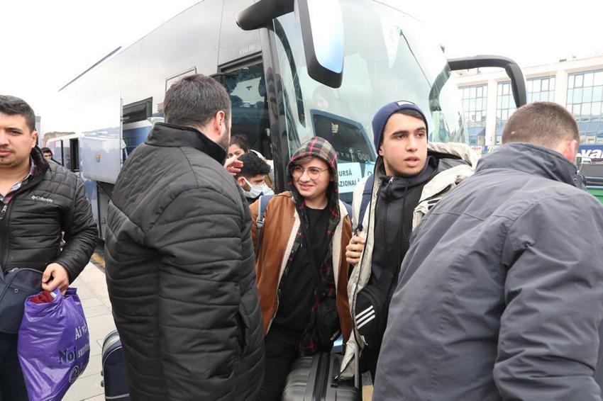Ukrayna'dan gelen ilk kafile İstanbul'a ulaştı! 'Türkiye bize yardımcı olmasaydı...'