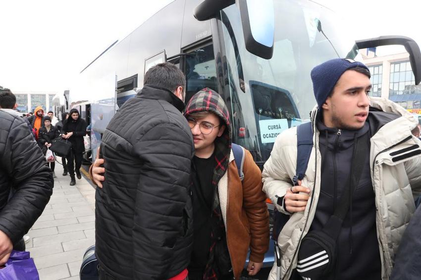 Ukrayna'dan gelen ilk kafile İstanbul'a ulaştı! 'Türkiye bize yardımcı olmasaydı...'