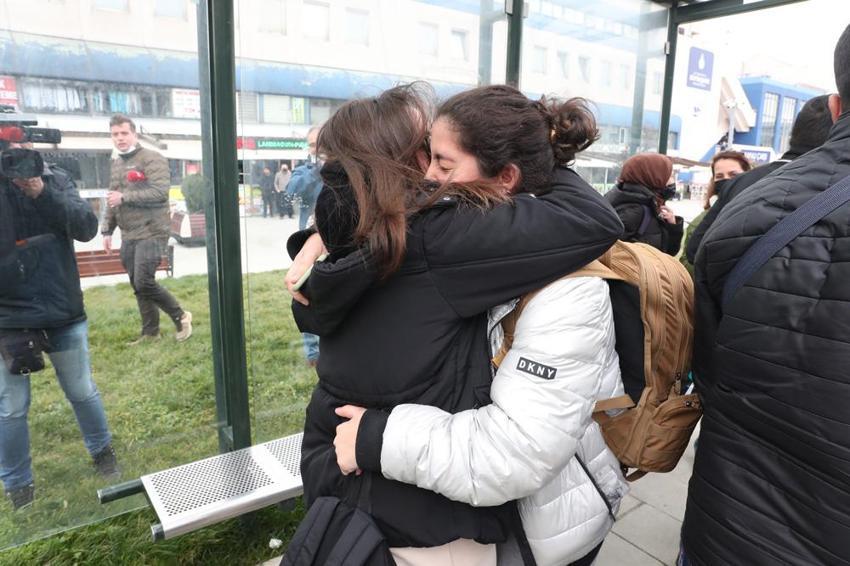 Ukrayna'dan gelen ilk kafile İstanbul'a ulaştı! 'Türkiye bize yardımcı olmasaydı...'