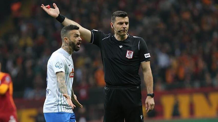 Galatasaray-Rizespor maçına damga vurdu! Tarihe geçti, yine yaptı yapacağını! Domenec Torrent'ten flaş hamle! Hakemin kararı sonrası Mostafa Mohamed...