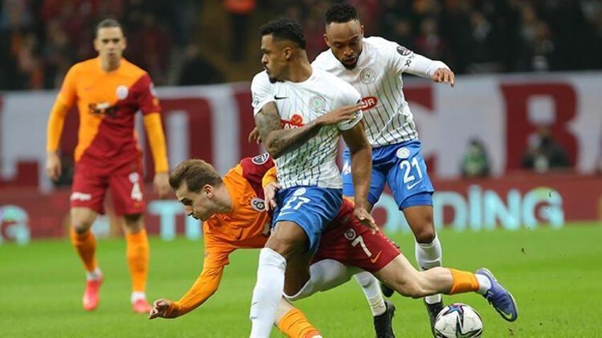 Galatasaray-Rizespor maçına damga vurdu! Tarihe geçti, yine yaptı yapacağını! Domenec Torrent'ten flaş hamle! Hakemin kararı sonrası Mostafa Mohamed...