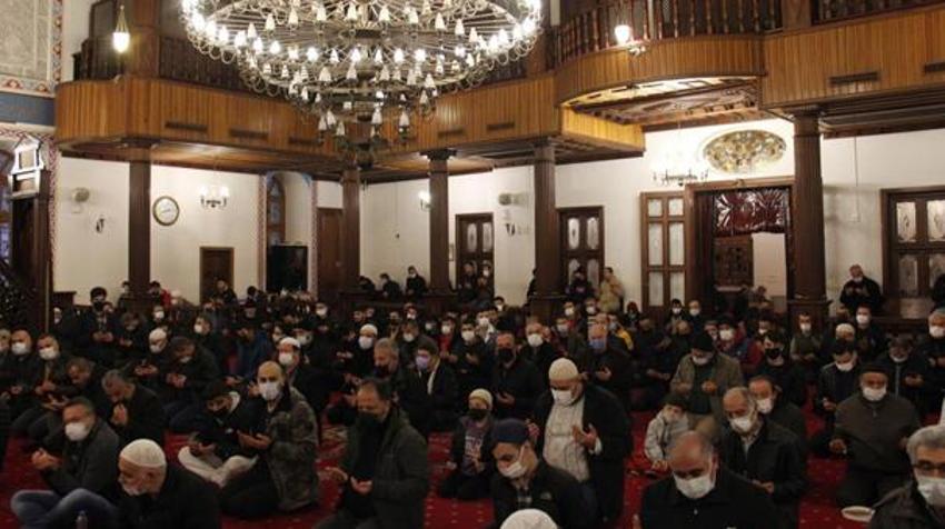 MEVLİD KANDİLİ NAMAZI SAAT KAÇTA, NE ZAMAN KILINIR? Diyanet Mevlid Kandili namazı kılınışı: Tesbih namazı nasıl kılınır, Mevlid kandili namazı kaç rekat kılınır?