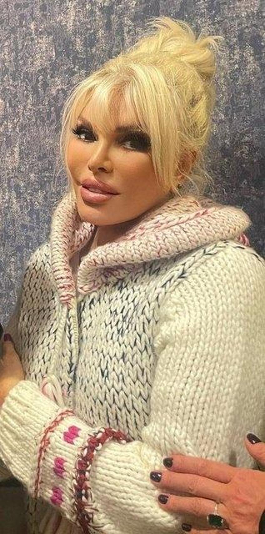 Ajda Pekkan sosyal medyada alay konusu oldu! "Balmumu heykel sandım"