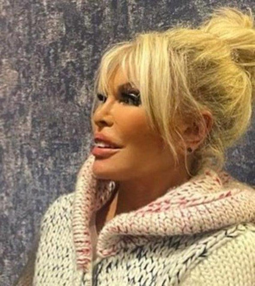 Ajda Pekkan sosyal medyada alay konusu oldu! "Balmumu heykel sandım"