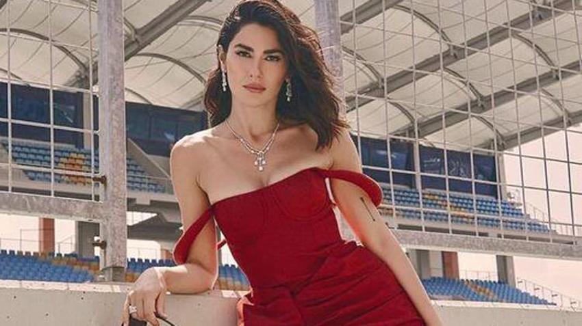 Nesrin Cavadzade'den milyonluk imza!