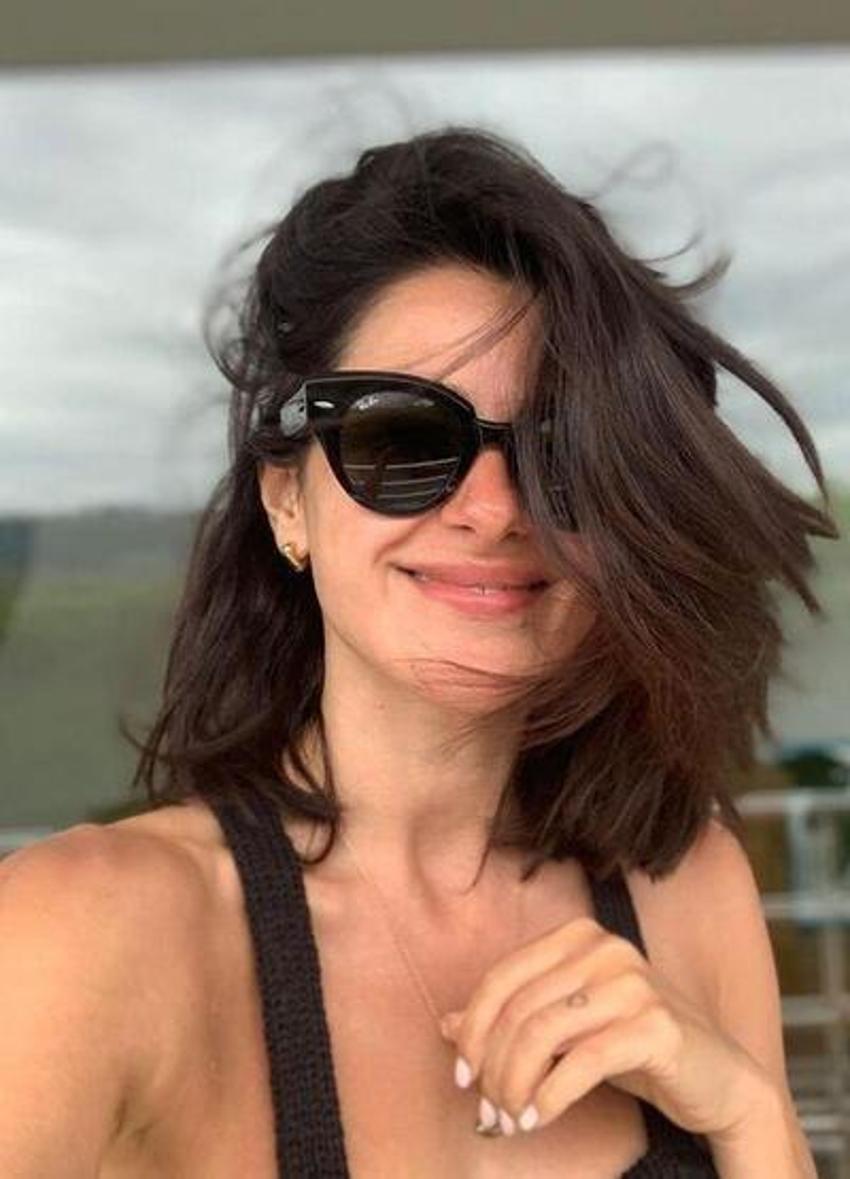 Nesrin Cavadzade'den milyonluk imza!