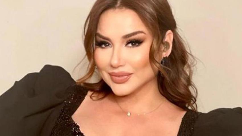 Deniz Seki photoshopu abarttı! Yeni pozuyla gündemde...