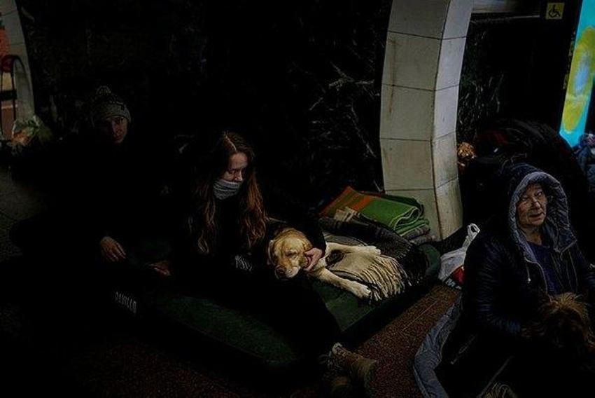 Ukrayna’da halk yer altına çekildi! İşte dünyanın konuştuğu görüntüler...