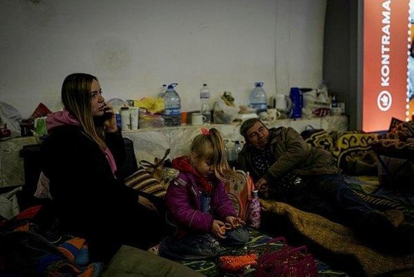 Ukrayna’da halk yer altına çekildi! İşte dünyanın konuştuğu görüntüler...