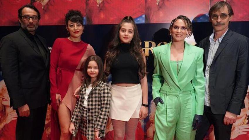 Bergen filminin galası gerçekleştirildi! Farah Zeynep Abdullah damga vurdu...