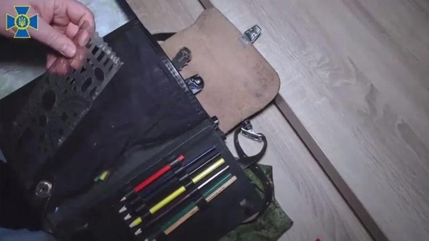Teslim olan Rus askerlerinin çantasında ne var? Ukrayna dünyaya bu fotoğrafları servis etti