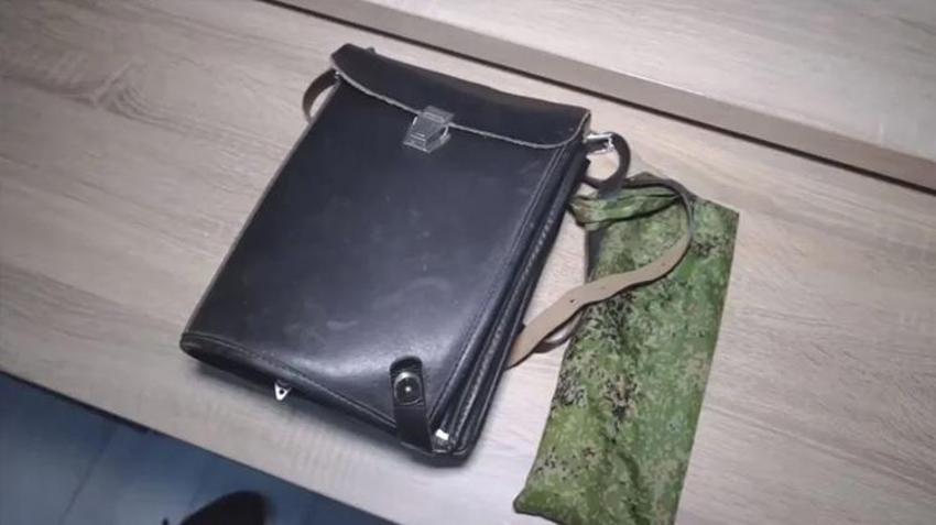 Teslim olan Rus askerlerinin çantasında ne var? Ukrayna dünyaya bu fotoğrafları servis etti