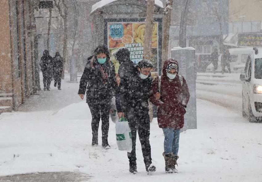 Meteoroloji özellikle saat vererek duyurdu! Çok kuvvetli geliyor, sarı kodlu alarm verildi! İstanbul, İzmir ve Ankara dahil birçok ilde...