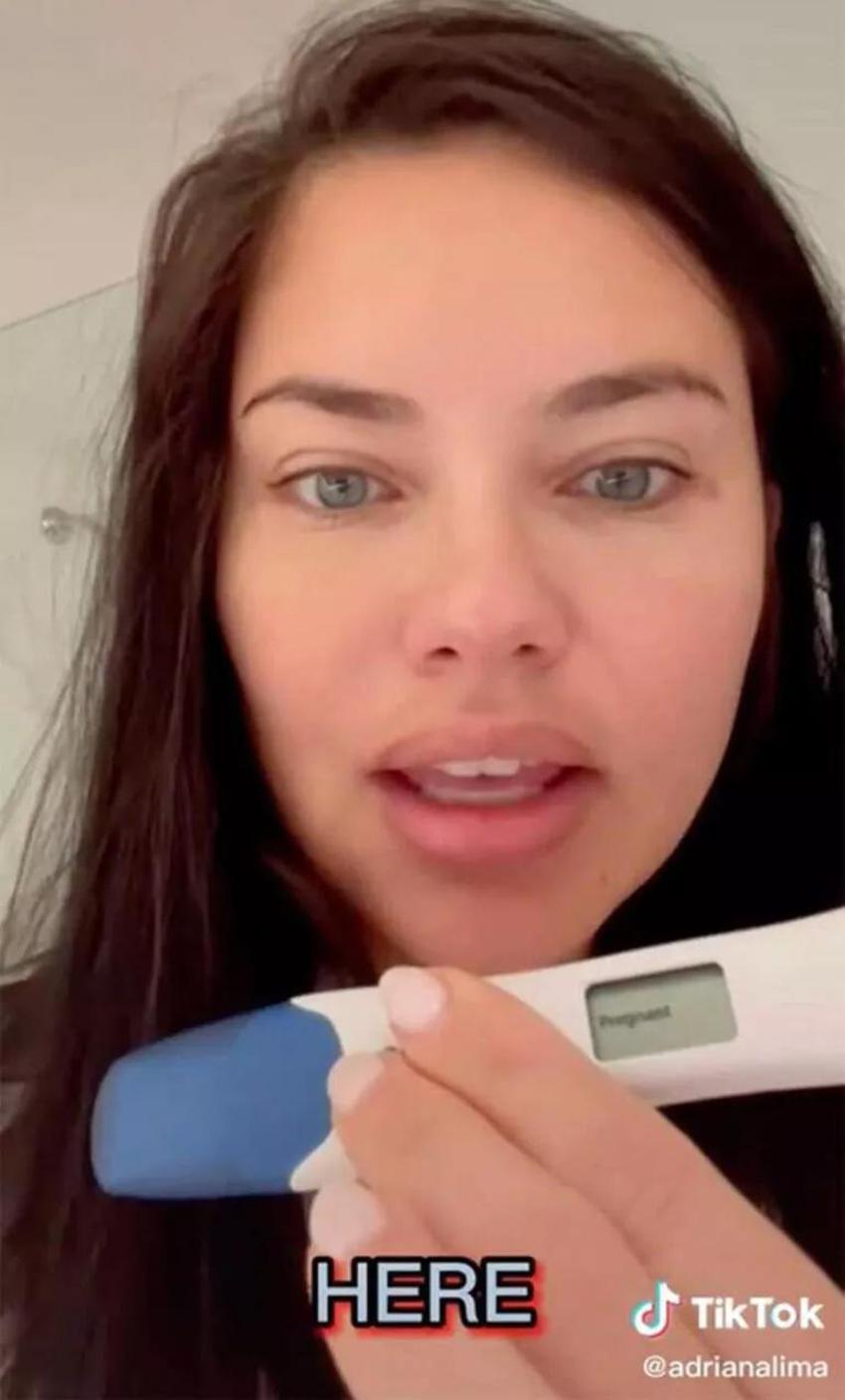 Adriana Lima ilk kez poz verdi, bebek göründü!