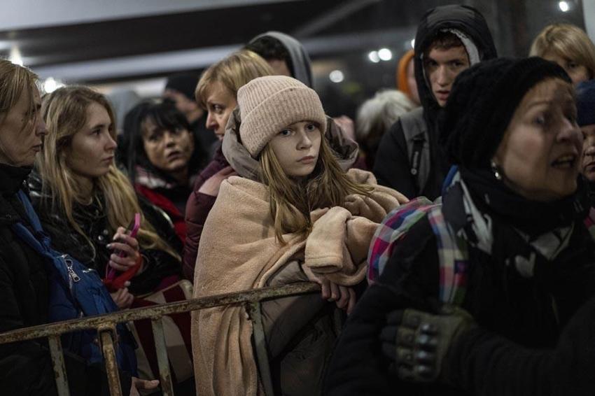 Savaş en çok sivilleri vurdu! Kiev'de acı veda! Gözyaşları sel oldu