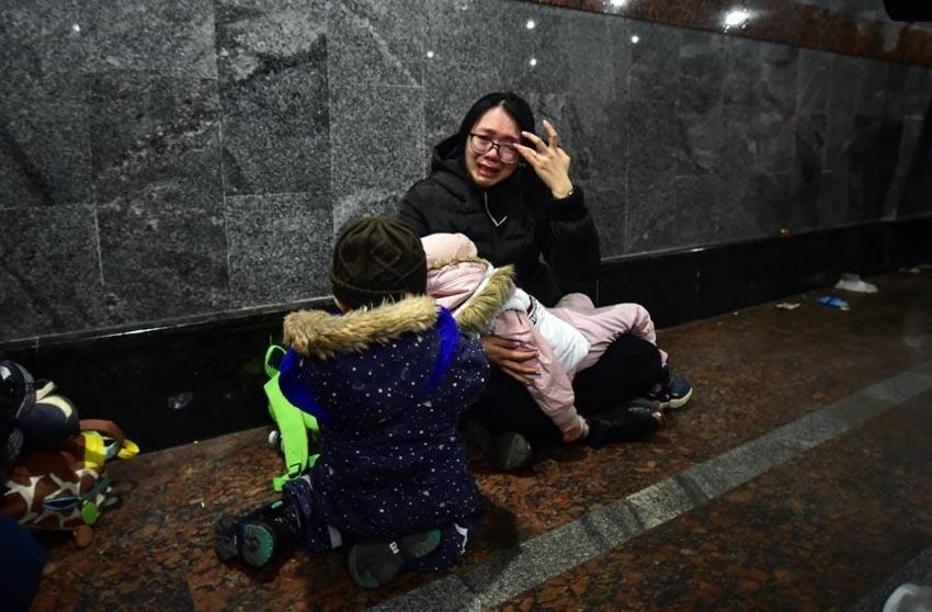 Savaş en çok sivilleri vurdu! Kiev'de acı veda! Gözyaşları sel oldu