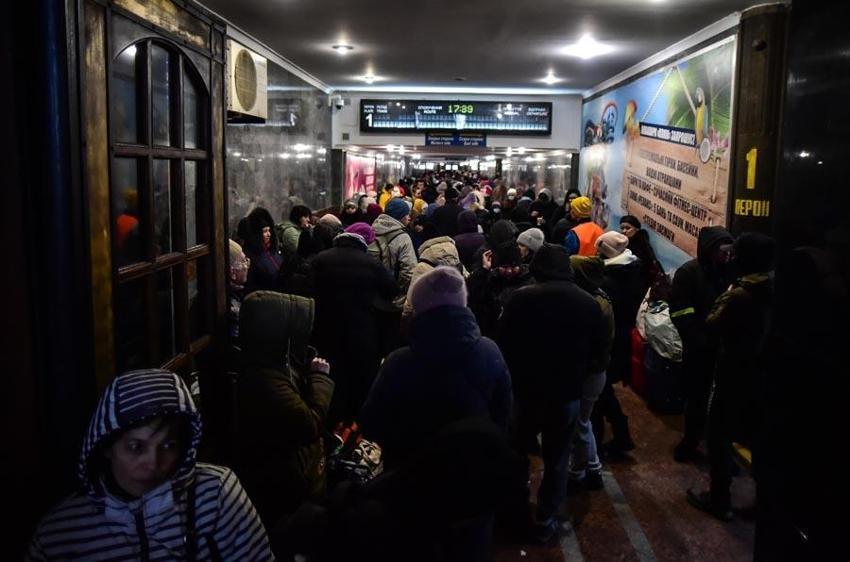 Savaş en çok sivilleri vurdu! Kiev'de acı veda! Gözyaşları sel oldu