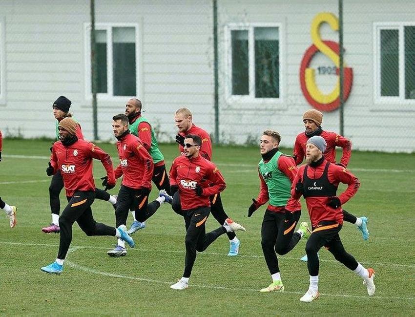 Onun için 'Cimbom10 yıl stoper aramaz' diyorlardı! Arda Turan'ı geçti 'G.Saray'ın bidonu' olmayı seçti