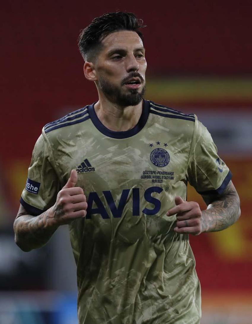 Fenerbahçe'de Jose Sosa'ya ceza geliyor! Elinde alkol şişesiyle yakalanmıştı...