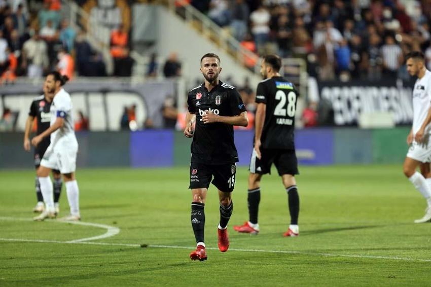 Beşiktaş’ın dünyaca ünlü yıldızı Pjanic ayrılığı resmen açıkladı!