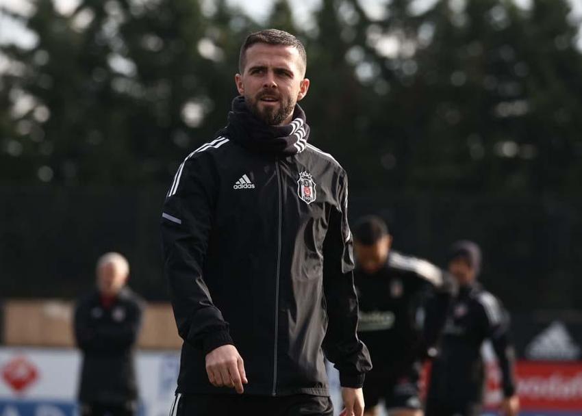 Beşiktaş’ın dünyaca ünlü yıldızı Pjanic ayrılığı resmen açıkladı!
