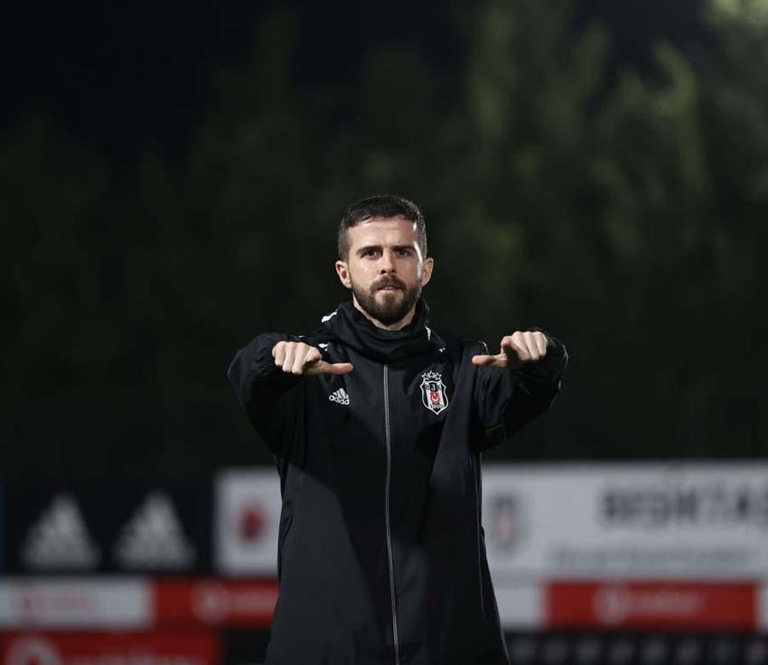 Beşiktaş’ın dünyaca ünlü yıldızı Pjanic ayrılığı resmen açıkladı!