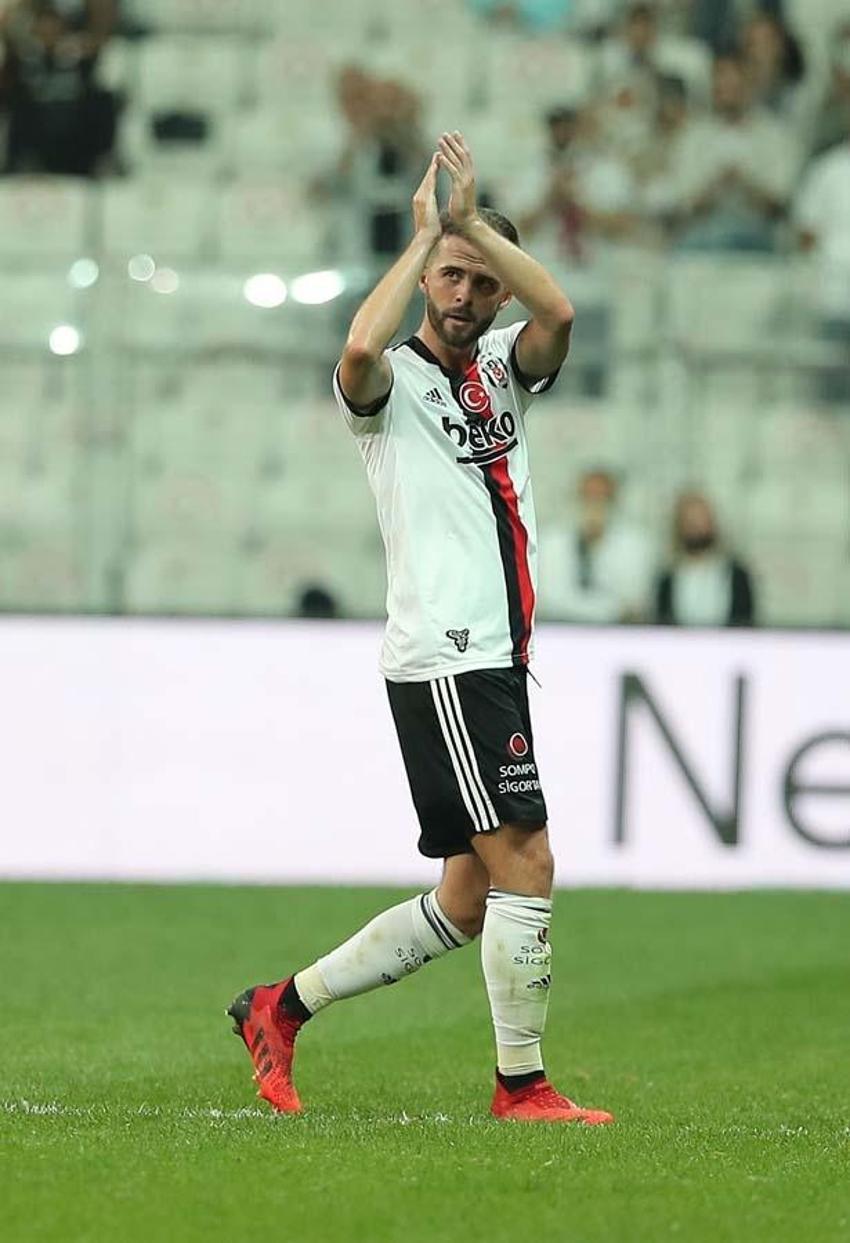 Beşiktaş’ın dünyaca ünlü yıldızı Pjanic ayrılığı resmen açıkladı!