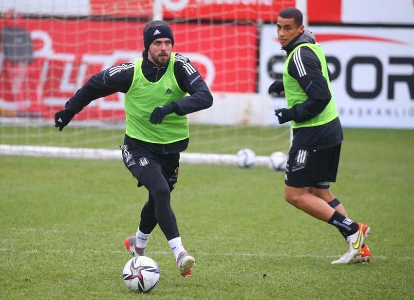 Beşiktaş’ın dünyaca ünlü yıldızı Pjanic ayrılığı resmen açıkladı!