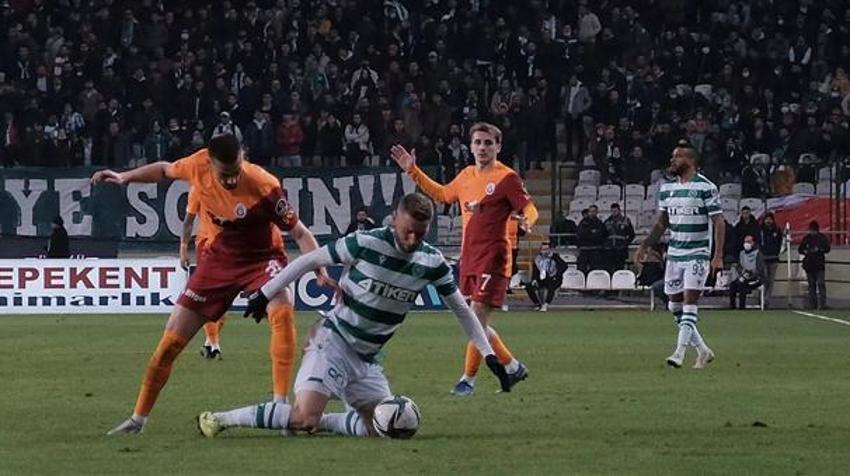 Konyaspor - Galatasaray maçına damga vurdu! Resmen dağıldılar, yıllar sonra bir ilk! Gomis olay oldu, hakem bile inanamadı! Domenec Torrent'ten flaş hamle Erick Pulgar...