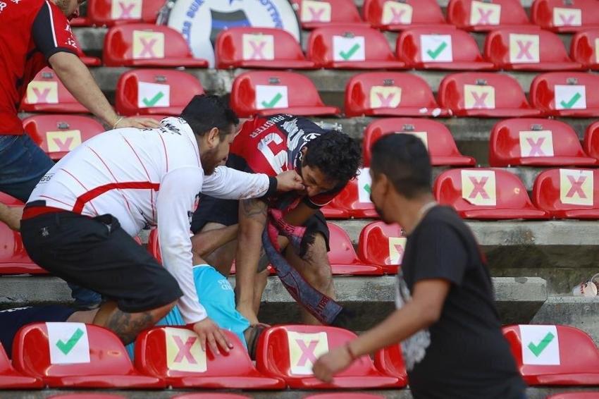 Meksika'da kan donduran görüntüler! Queretaro-Atlas maçında 17 ölü...