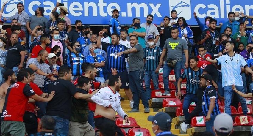 Meksika'da kan donduran görüntüler! Queretaro-Atlas maçında 17 ölü...