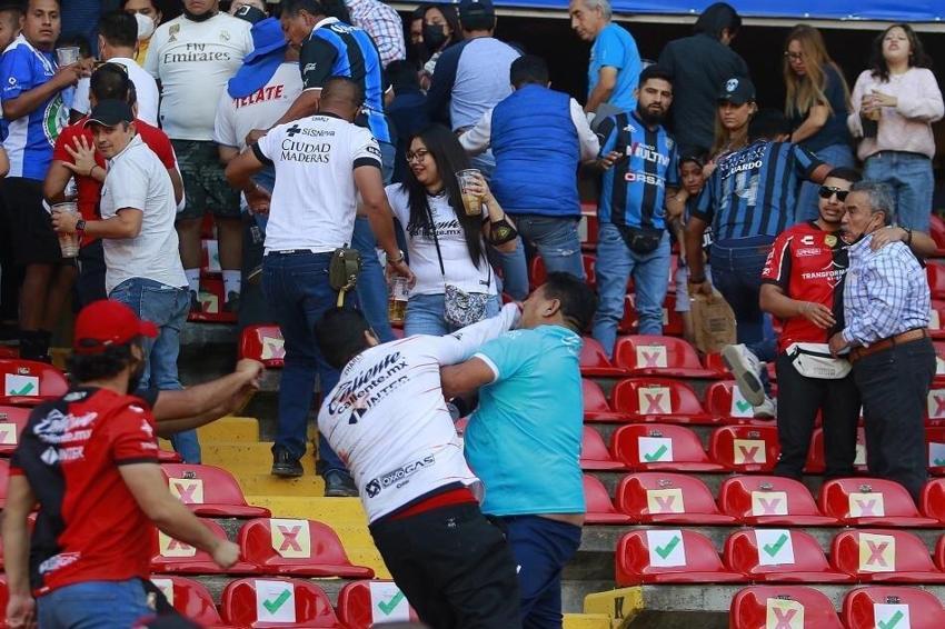 Meksika'da kan donduran görüntüler! Queretaro-Atlas maçında 17 ölü...