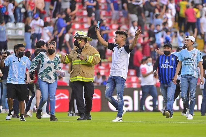 Meksika'da kan donduran görüntüler! Queretaro-Atlas maçında 17 ölü...