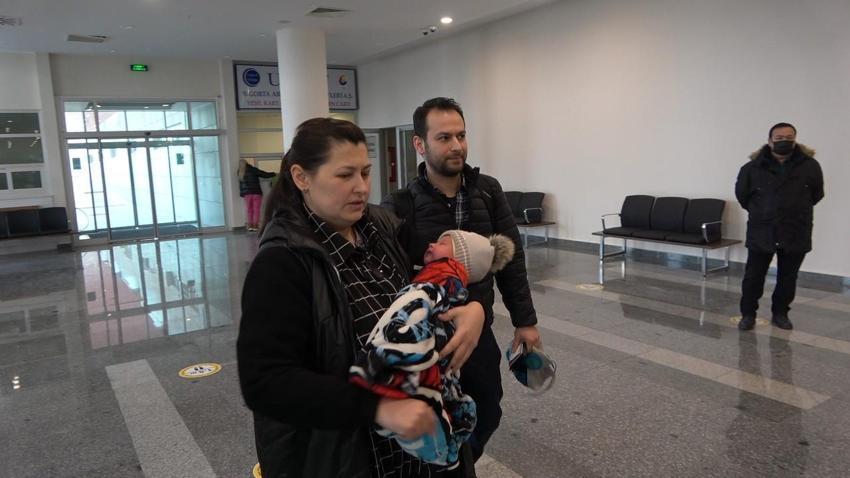 Savaşın kirli yüzü gözlerindeki korkuya yansıdı! Yürek yakan kareler...