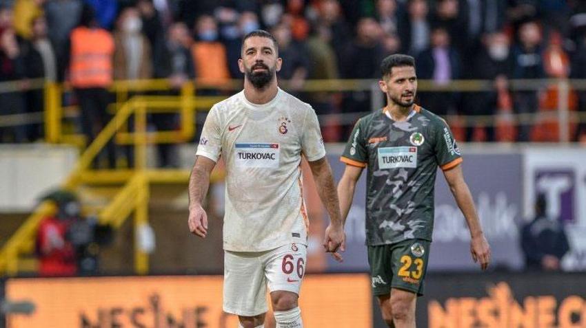 Daha 1,5 ay önce imza atmıştı! Galatasaray'da 11 futbolcu eşyalarını topladı