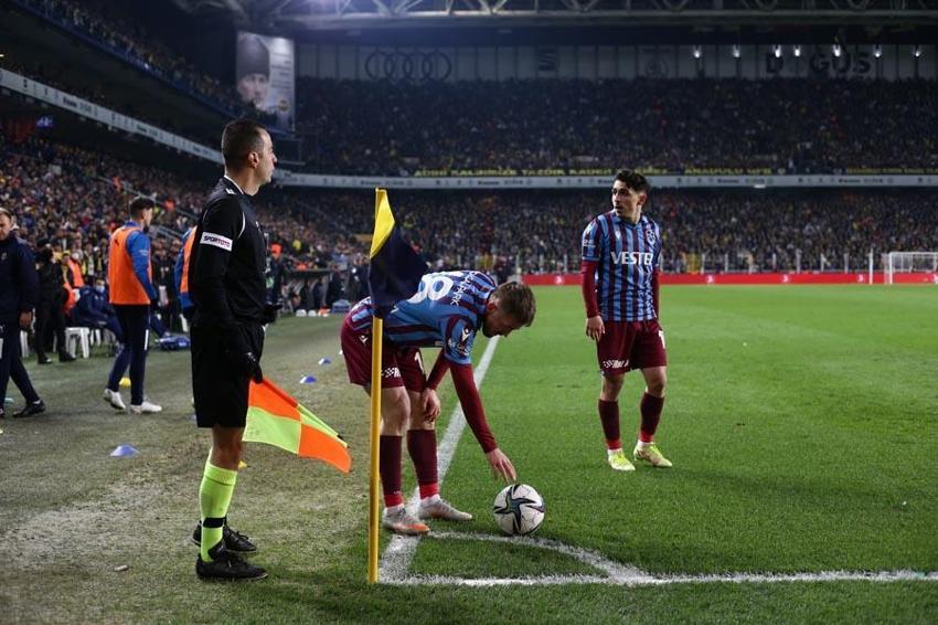 Ahmet Çakar bela okudu Erman Toroğlu doğru dedi! İrfan Can Kahveci'nin kırmızısı camiayı ikiye böldü