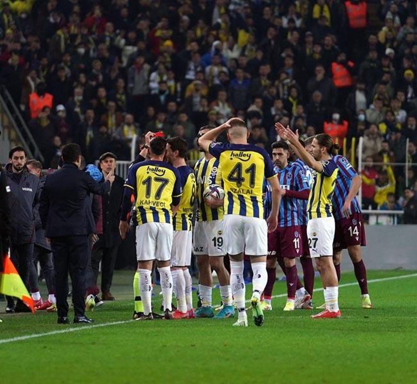 Canlı yayında açık çağrı! İrfan Can'la oturup konuşun bu 2 futbolcuyu ise hemen gönderin