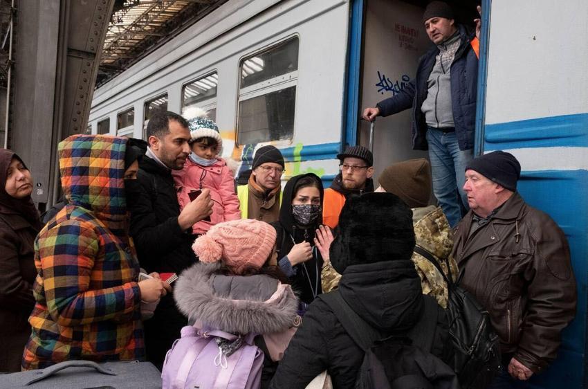 Ukraynalılar ülkeyi terk ediyor! Avrupa Birliği açıkladı: 5 milyon kişi...